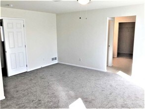 16447 E 97th Pl in Commerce City, CO - Building Photo - Building Photo