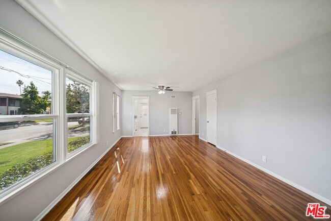 property at 5329 Vantage Ave