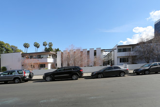 Encino Woodley Apartments in Encino, CA - Building Photo - Building Photo