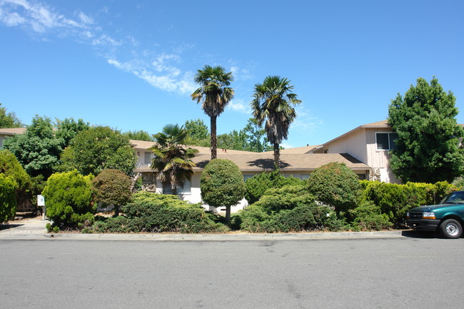 815 Deland Ave in San Jose, CA - Foto de edificio - Building Photo