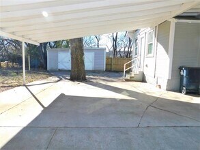 808 N Elm St in Denton, TX - Building Photo - Building Photo