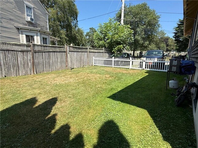 60 Farewell St in Newport, RI - Building Photo - Building Photo