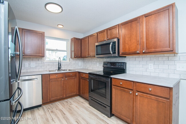 1101 Scheidel Ct in Atlantic Beach, FL - Building Photo - Building Photo