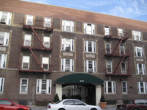 30-49 Crescent Street in Long Island City, NY - Building Photo - Building Photo