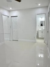 725 NE 126th St in North Miami, FL - Building Photo - Building Photo