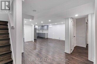 5667 Spangler Dr in Mississauga, ON - Building Photo - Building Photo