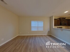 112 Wainscot Oak Ln in West Columbia, SC - Building Photo - Building Photo