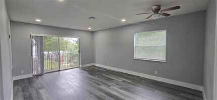8606 NW 35th St in Coral Springs, FL - Building Photo - Building Photo