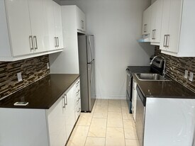 5285 Beaconsfield Av in Montréal, QC - Building Photo