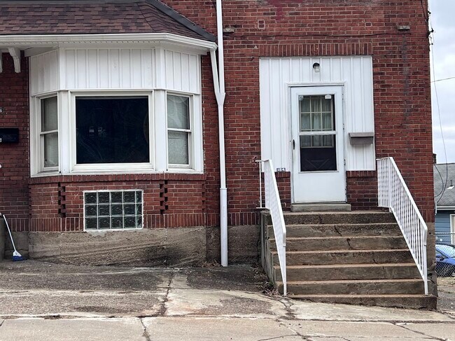 184 Pennsylvania Ave in Clairton, PA - Building Photo - Building Photo