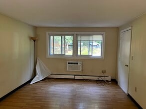 33 Crawford St in Leominster, MA - Building Photo - Building Photo