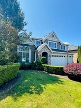 4412 219th Pl SE in Bothell, WA - Foto de edificio - Building Photo