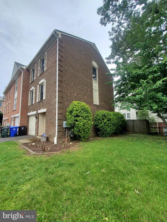 property at 742 S Granada St