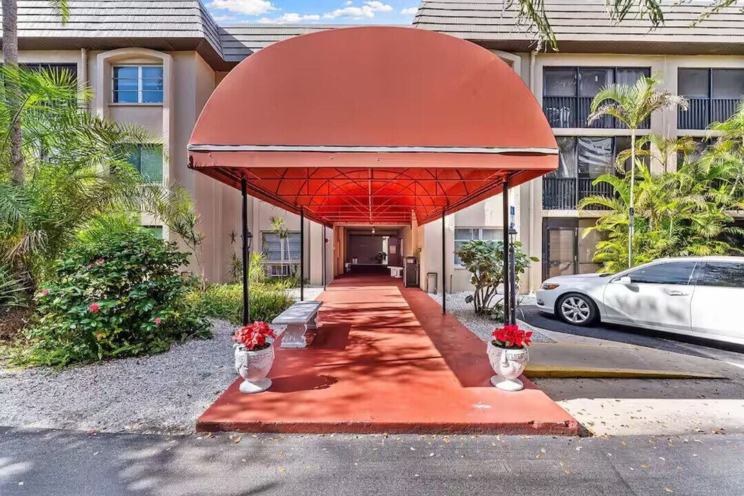 3700 S Osprey Ave in Sarasota, FL - Foto de edificio