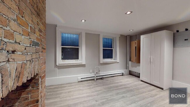 17 Gay St in New York, NY - Building Photo - Building Photo