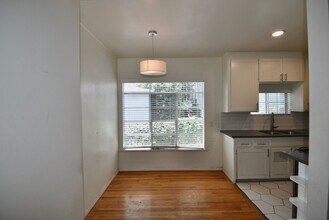 11444 Riverside Dr in Los Angeles, CA - Building Photo - Building Photo