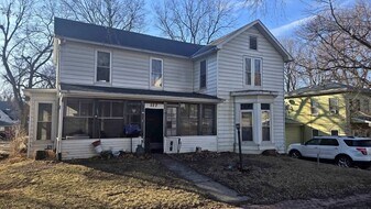 222 S Broadway St, Unit 3A in Havana, IL - Building Photo