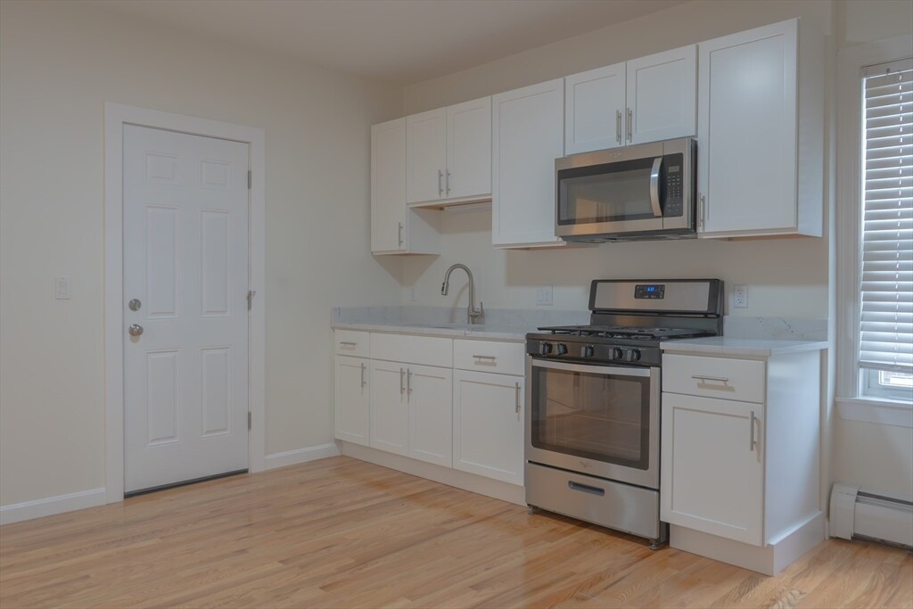 15 Washburn St in New Bedford, MA - Building Photo