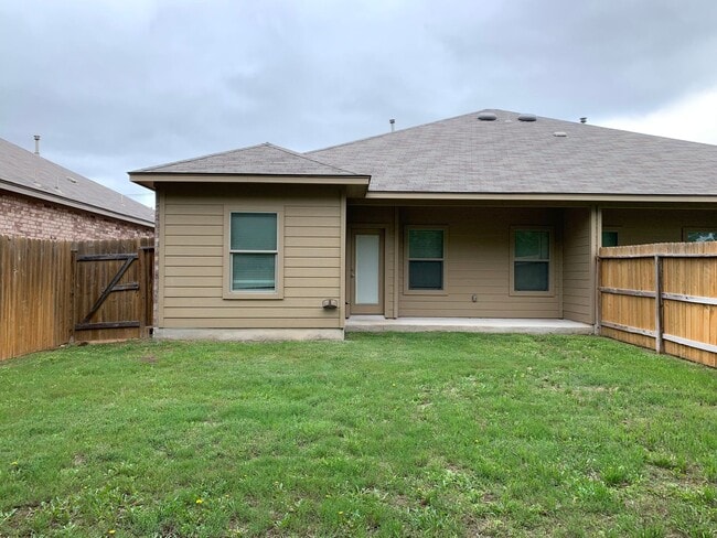 1203 FM306 in Canyon Lake, TX - Building Photo - Building Photo