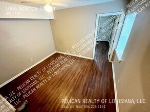 1006 Newton St in New Orleans, LA - Building Photo - Building Photo