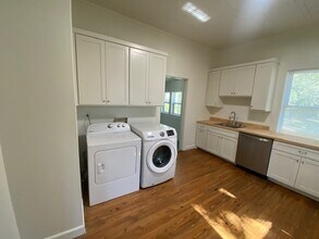 210 First St in Athens, GA - Building Photo - Building Photo