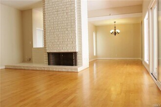 2 Leatherwood Way in Irvine, CA - Building Photo - Building Photo