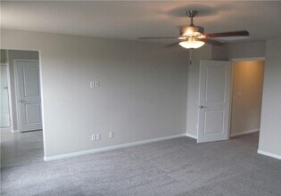 8324 S Miller Ln in Las Vegas, NV - Building Photo - Building Photo