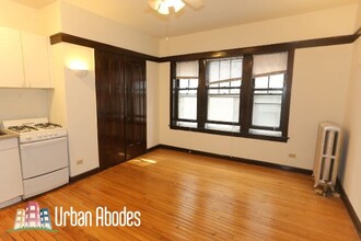 820 W Waveland Ave, Unit M02B in Chicago, IL - Building Photo - Building Photo