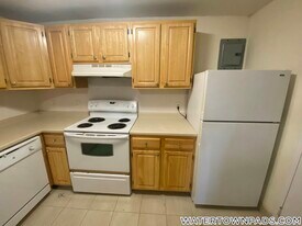 10 Riverside St, Unit G4 in Watertown, MA - Building Photo