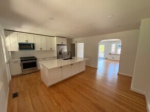 111 Glen Argyle Rd in Baltimore, MD - Foto de edificio - Building Photo