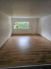 3332 SE 157th Ave in Portland, OR - Foto de edificio - Building Photo