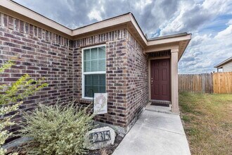 12315 Fish Hook in San Antonio, TX - Building Photo - Building Photo