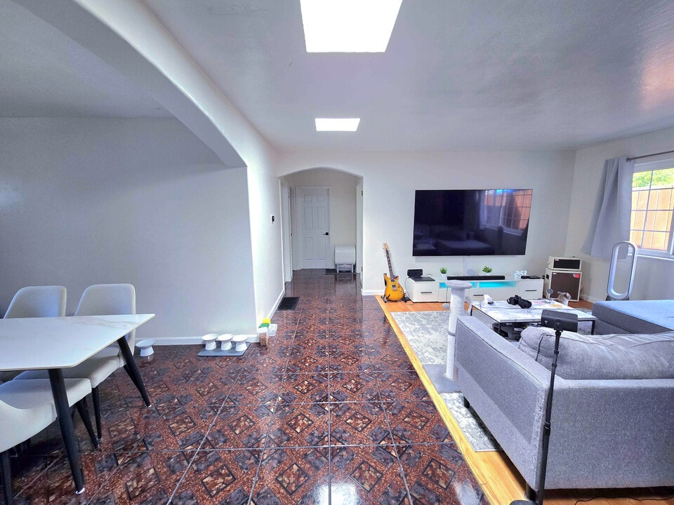 2946 E 29th St, Unit 2946A in Oakland, CA - Building Photo