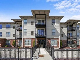 6614 W 65th St in Bedford Park, IL - Building Photo