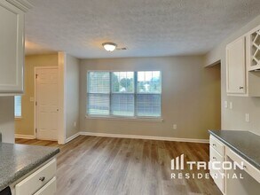 203 Woodcreek Way in Acworth, GA - Building Photo - Building Photo