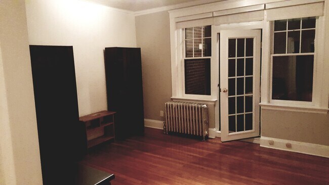 2035 Commonwealth Ave in Boston, MA - Building Photo - Building Photo