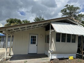 14 Circle Dr in Mount Dora, FL - Building Photo