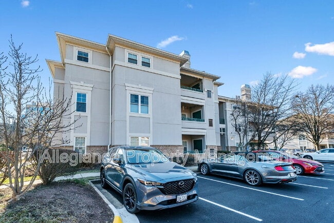 12024 Taliesin Pl in Reston, VA - Foto de edificio - Building Photo
