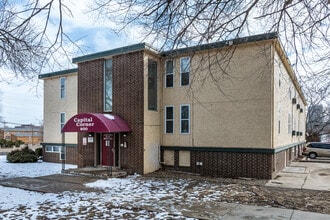 Capital Corner in Topeka, KS - Foto de edificio - Building Photo