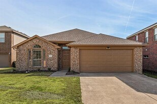 2508 Pioneer Bluffs Rd in Balch Springs, TX - Building Photo