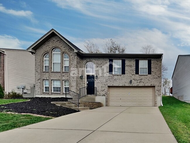 property at 3020 Lansdowne Ln