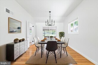 9619 Singleton Dr in Bethesda, MD - Building Photo - Building Photo