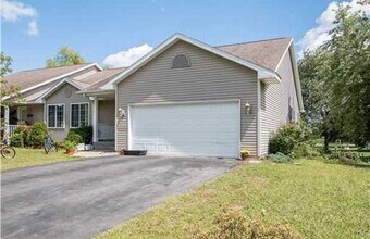 1307 Kernan Ct in Eau Claire, WI - Building Photo - Building Photo