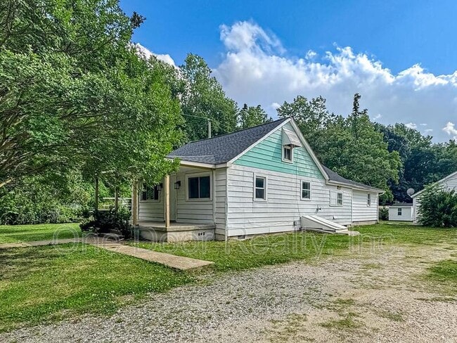 property at 165 Magruder Ave