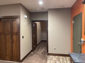 131 N Santa Fe Ave in Salina, KS - Foto de edificio - Building Photo