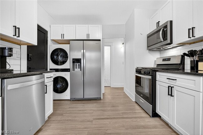 property at 3326 E Overlook Rd