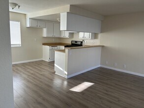 4326 W 142nd St in Hawthorne, CA - Building Photo - Building Photo