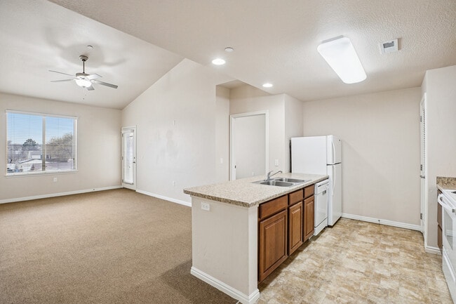 Silvercrest in Taylorsville, UT - Building Photo - Building Photo