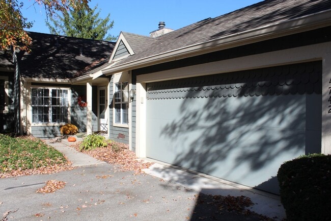 4742 Shireton Ct in Indianapolis, IN - Building Photo - Building Photo