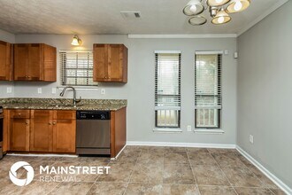 3042 Deerfield Way in Rex, GA - Foto de edificio - Building Photo